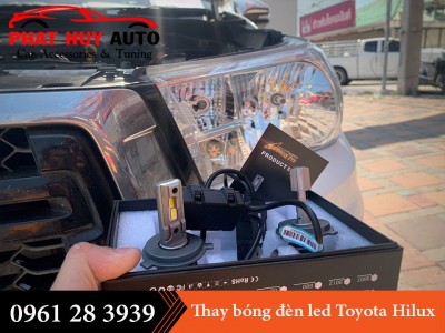 Thay bóng đèn led Toyota Hilux