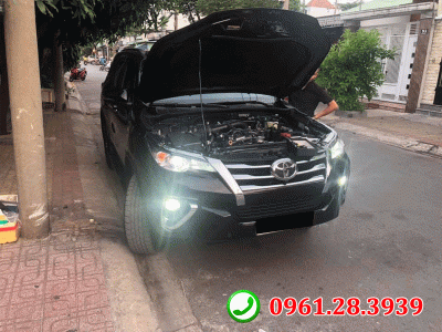 Thay bóng đèn led gầm xe Toyota Fortuner 2018