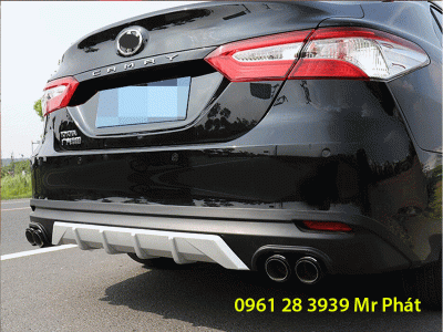 Độ pô xe Toyota Camry 2019 mẫu pô Akapovic thể thao