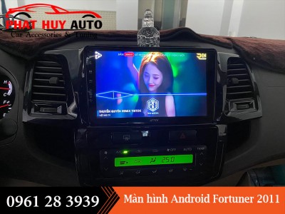 Màn hình Android xe Fortuner 2011