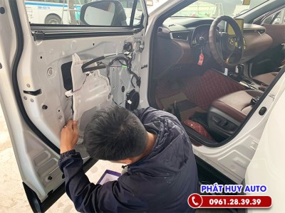 Cửa hít tự động Toyota Corolla Cross 2020