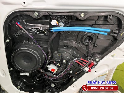 Độ Loa cánh cửa Hyundai Tucson 2021