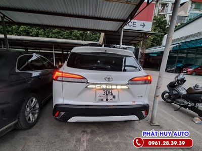 Độ đèn led cốp sau Toyota Cross