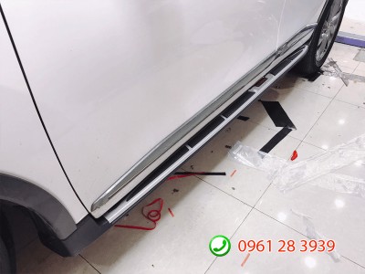 Bậc bước chân lên xuống xe Nissan X-Trail