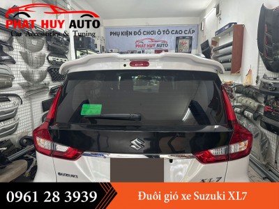 Đuôi gió XL7
