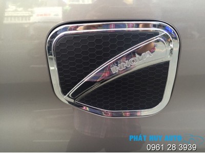 Nắp xăng xe Toyota Innova 