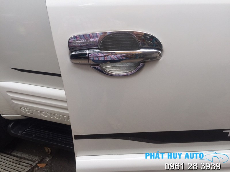 Ốp tay chén cửa xe Toyota Fortuner